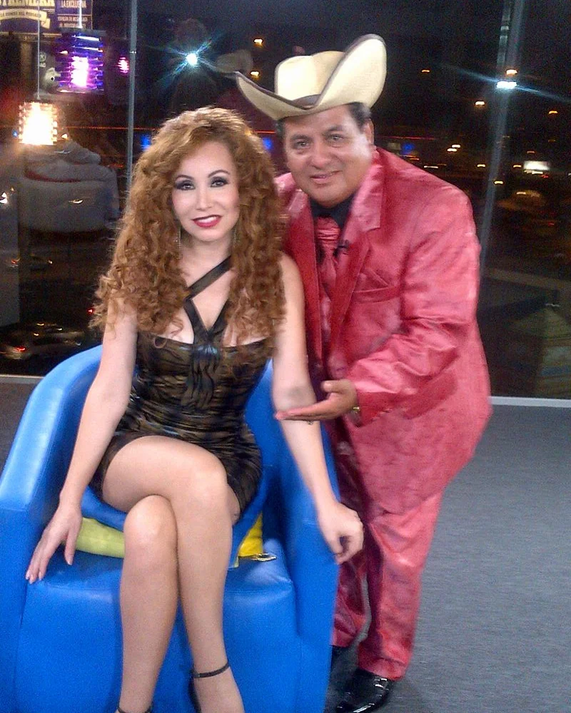 El Maestro Huachano con artista